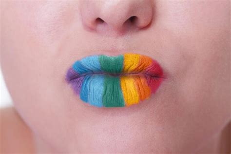 un beso arcoiris|Qué es el beso arcoíris y por qué dicen que es peligroso